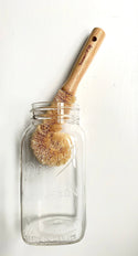 Plant-Based Mason Jar Brush with coconut fibre bristles and bamboo handle for cleaning mason jars, reusable bottles, drinkware and kitchen containers.
