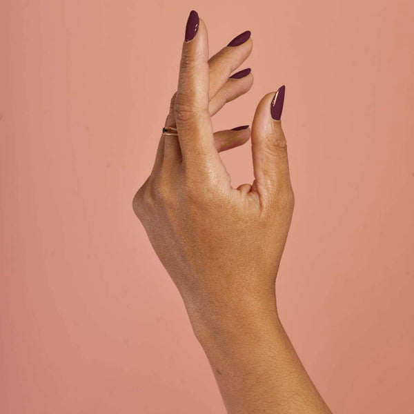 BKIND - Vegan & 21-free Nail Polish - T'as Ben Raisin