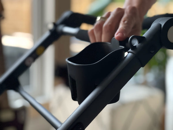 VOOMcart built in cup holder